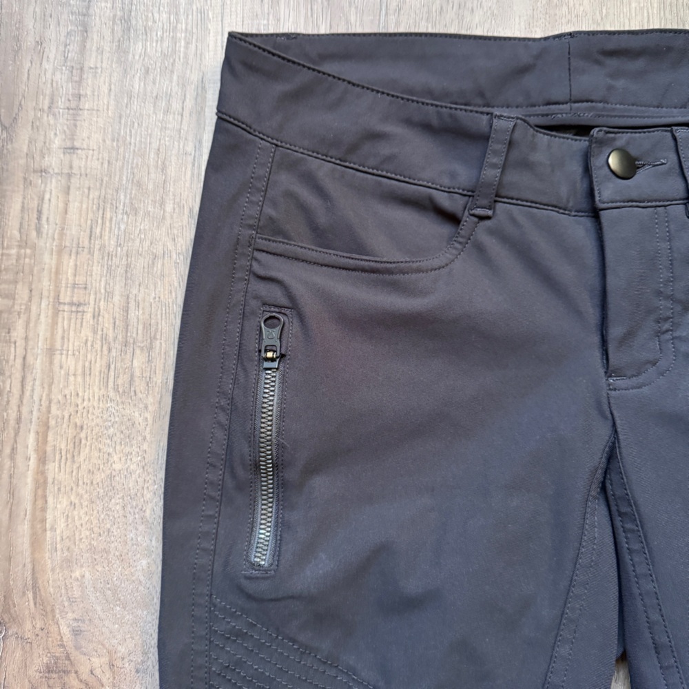 Lululemon Bust A Move Women's Pants - Estimated Size 2 - Picture 5 of 16